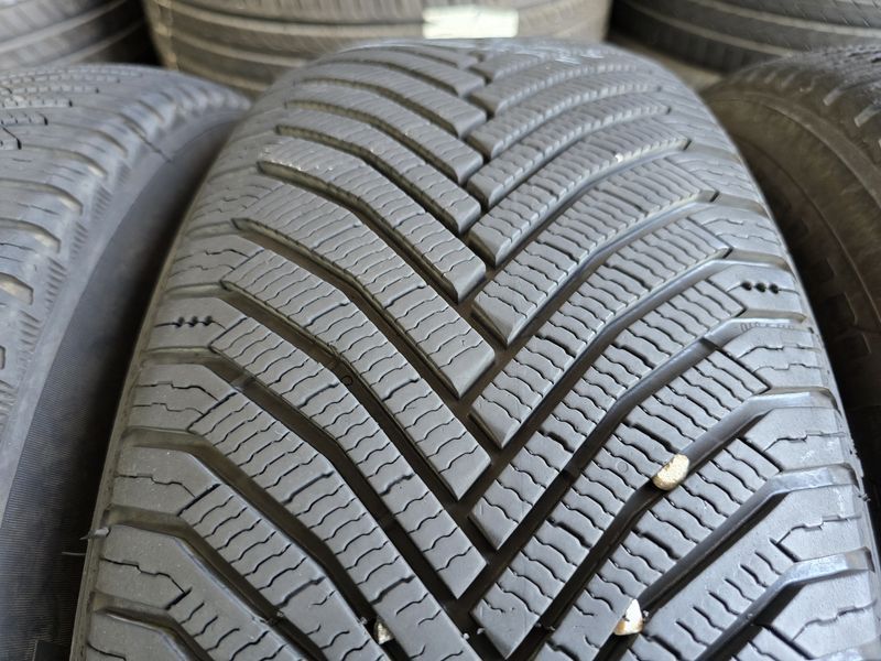 235/60/18 MICHELIN 4бр