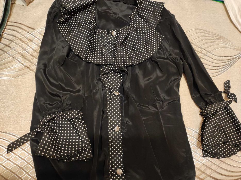 Vand bluze dama stare buna, material matase, vascoza, negociabil