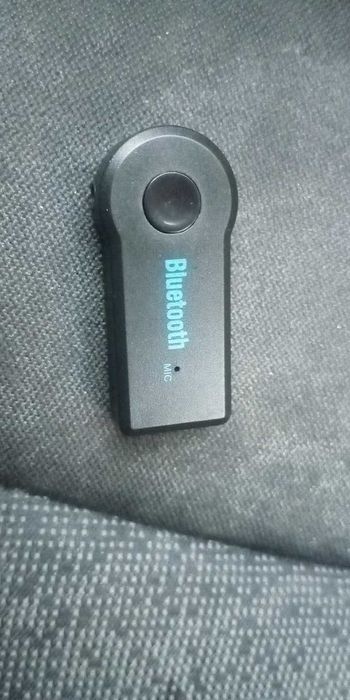 Vând dispozitiv bluetooh hands-free MP3 pentru nasini