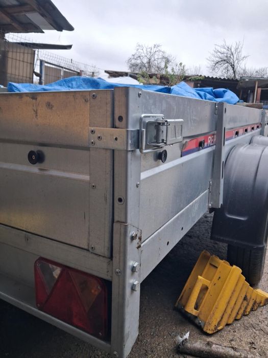 Remorca repo an 2024 are 2 axe cu o lungime de 3 merri cu latime 1.60