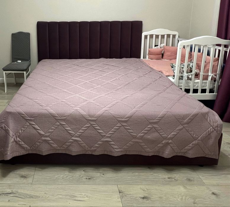 Продам кровать с матрасом