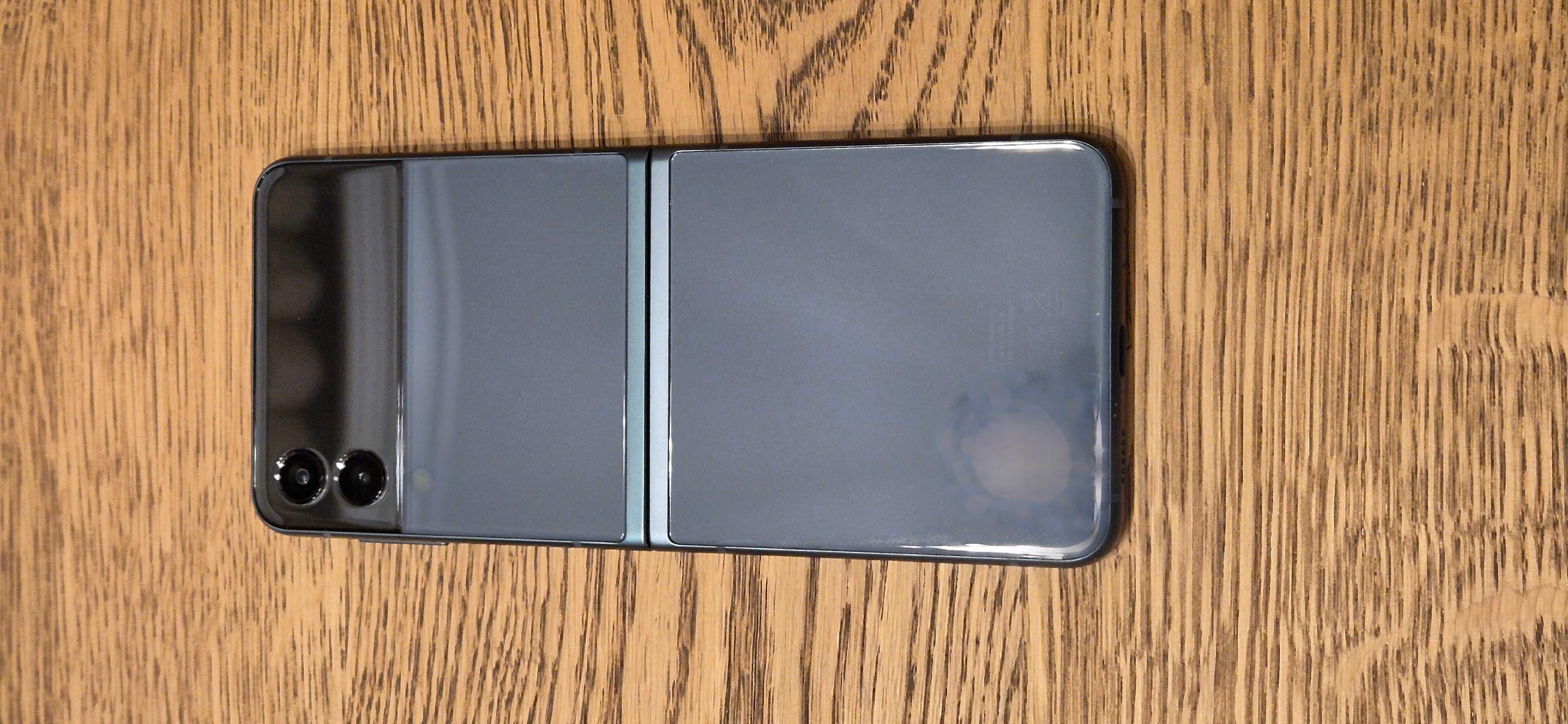 Телефон Galaxy Z Flip3 265GB Green