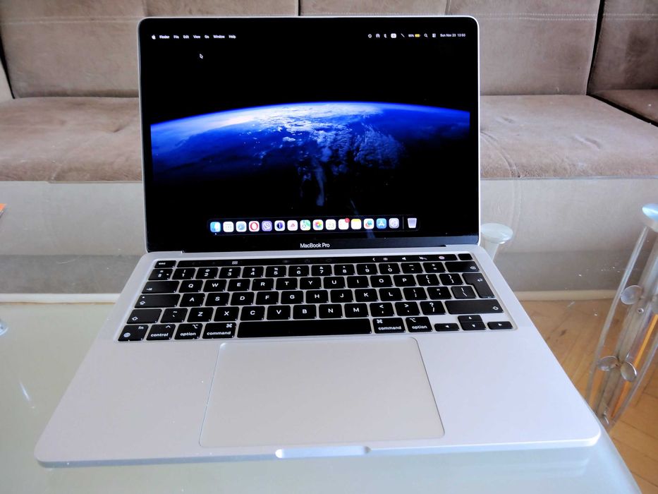 Apple MacBook Pro M1 (2022) 13.3" с екстри