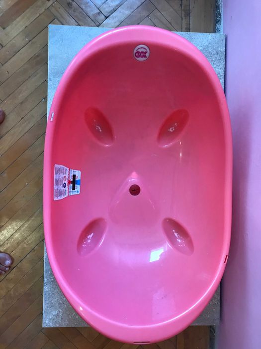 Albiuță baie nou născut