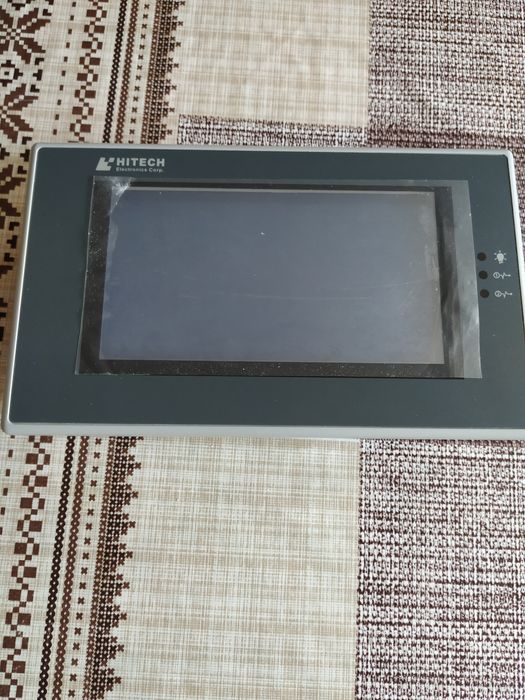 Hitech монитор панел с тъч скрийн