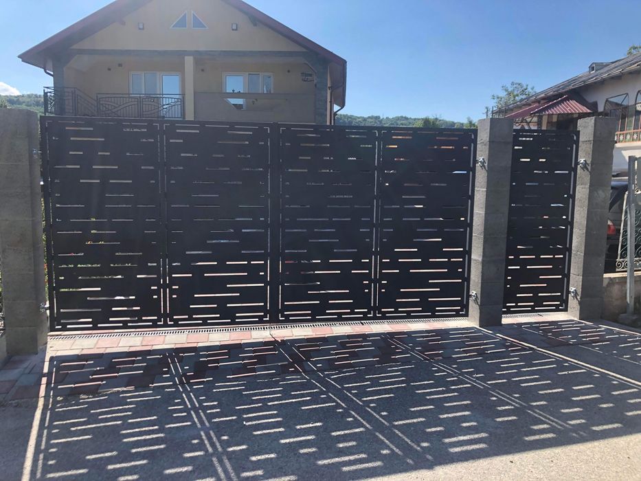 Porti garduri tabla decupată