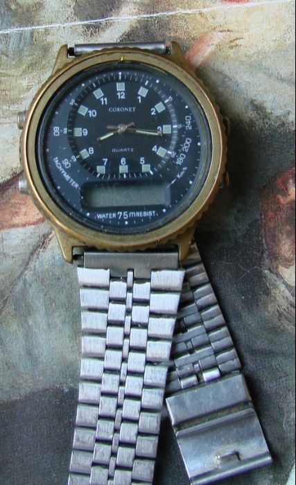Продавам за колекционери стари часовници /работещи/ над 50год.
