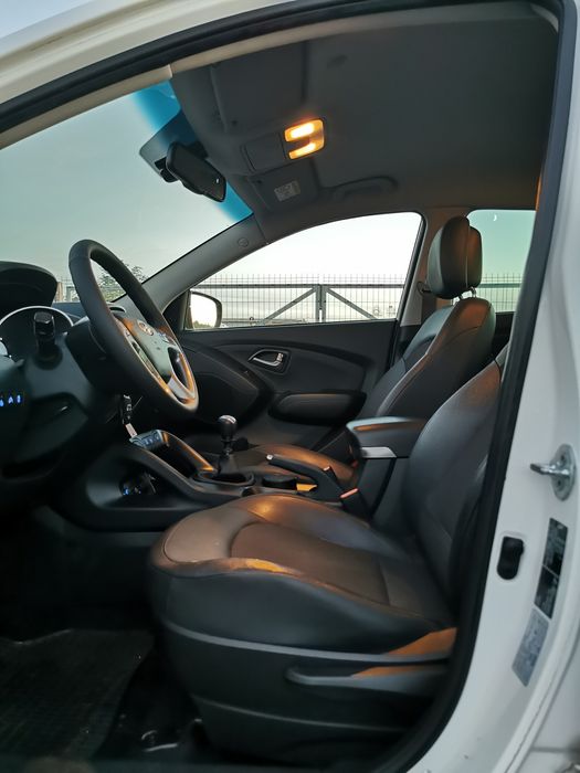 Vand Hyundai IX35 2.0 crdi 4*4  2014 184 cai Euro 5