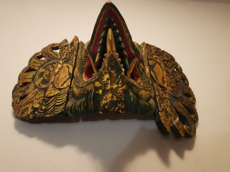Антична балийска дървена маска на дракон