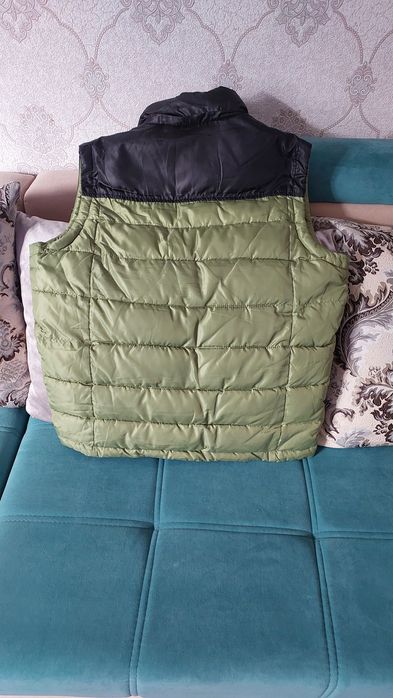 Продам новую желетку.