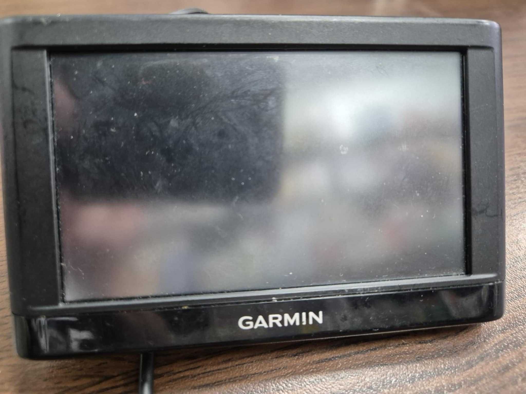 GPS навигация Garmin + зарядно