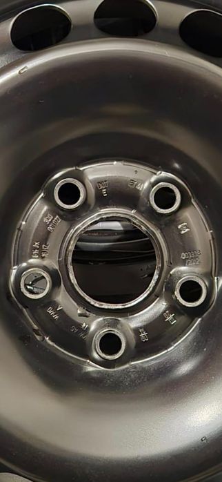 Зимни гуми с метални джанти и тасове