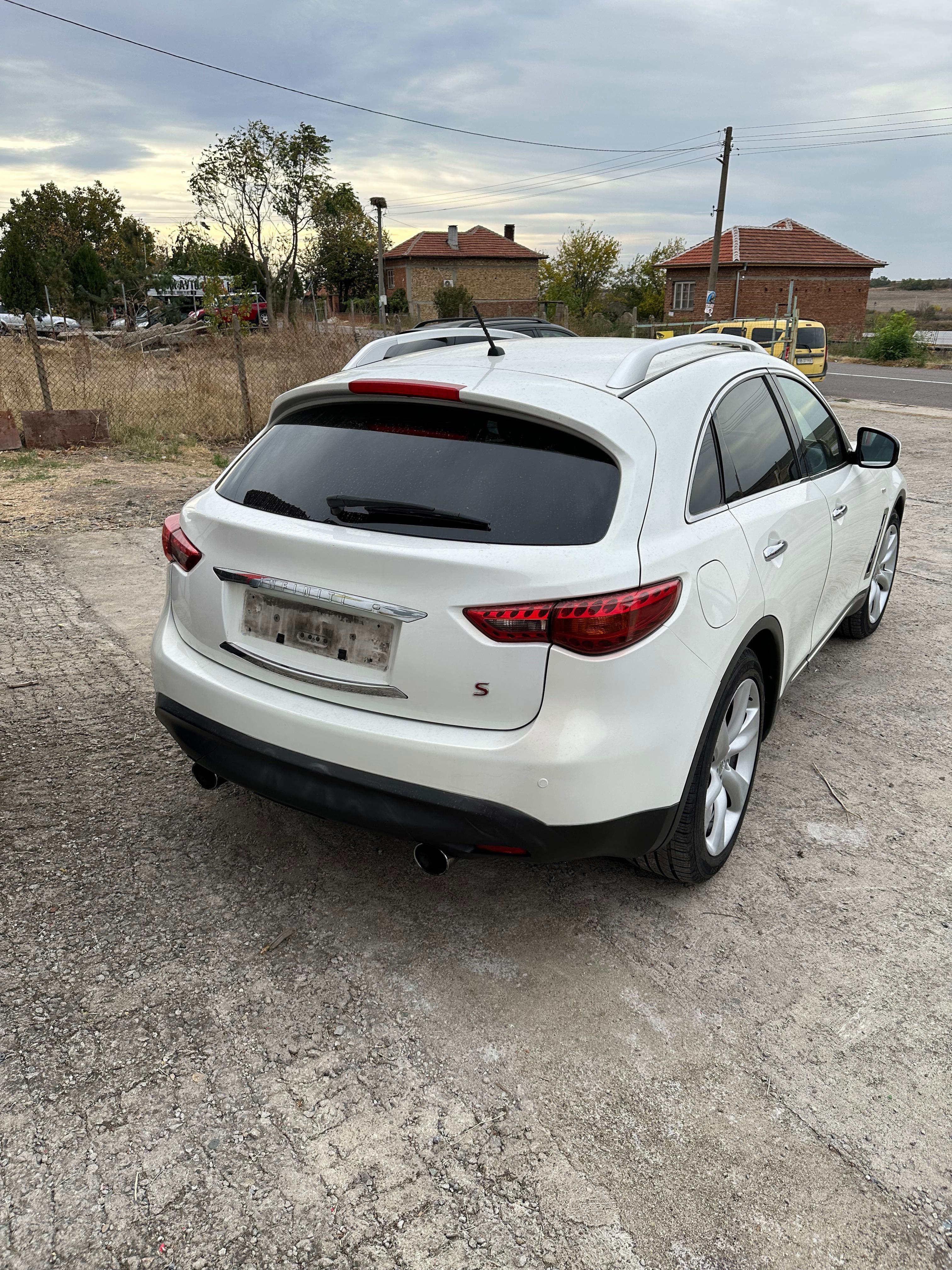 Infiniti fx30d s premiom