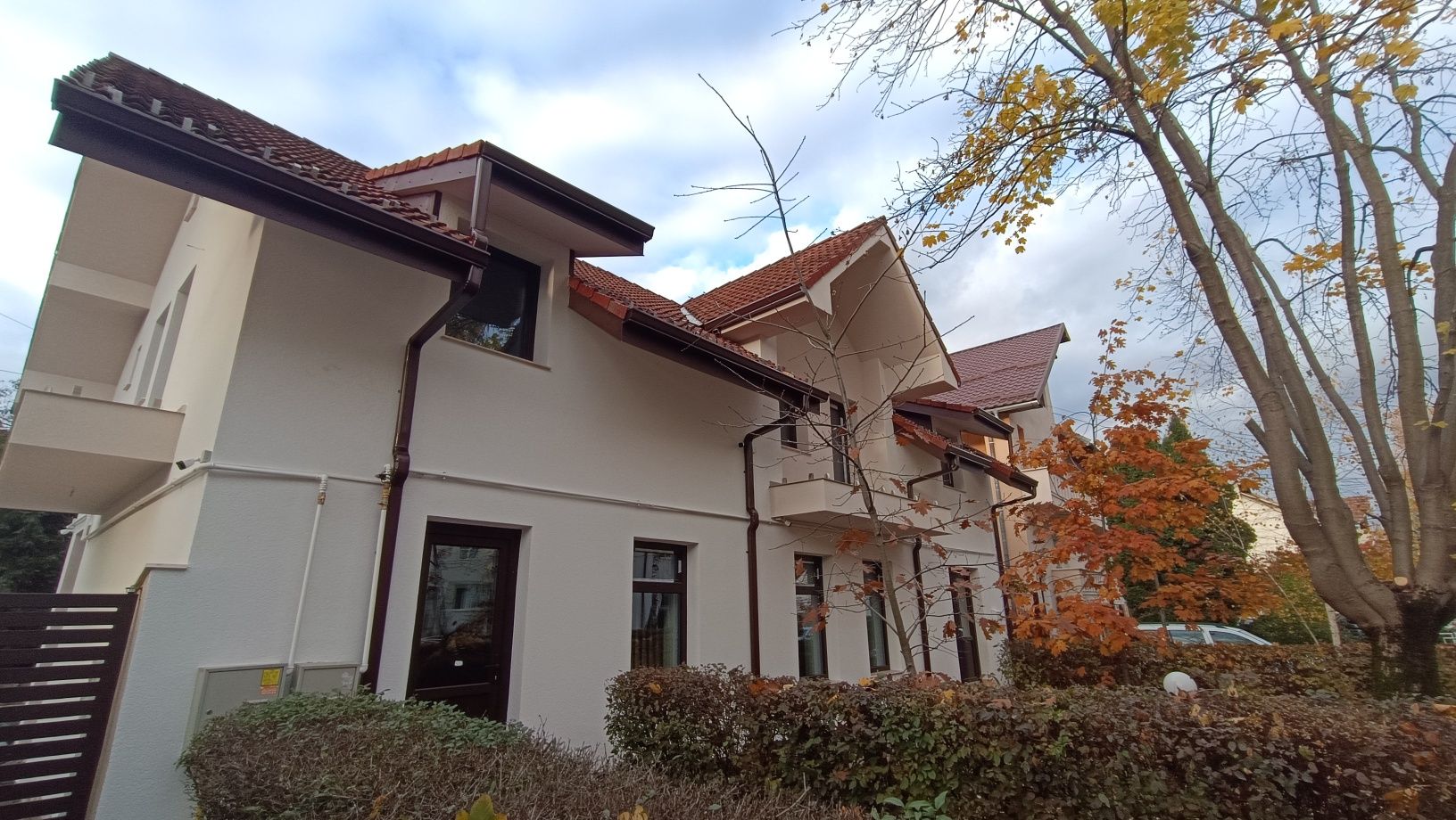 Fabricăm si montăm jgheaburi rectangulare de orice dimensiune/ culoare
