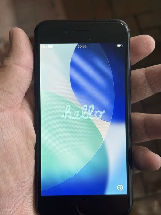 Продам айфон се 2020