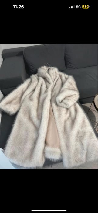 Haina de blana Bershka