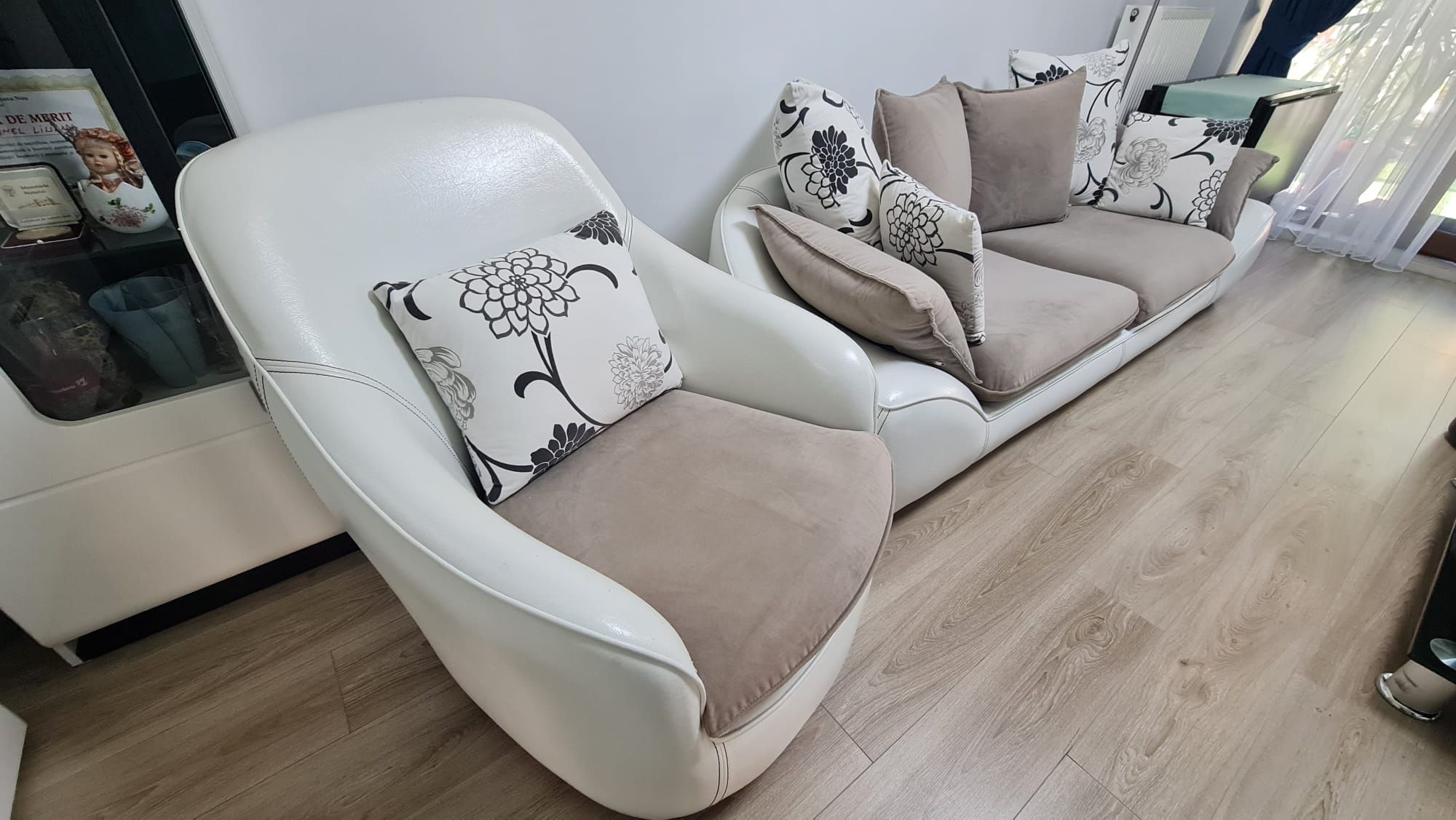 Set canapele piele albă