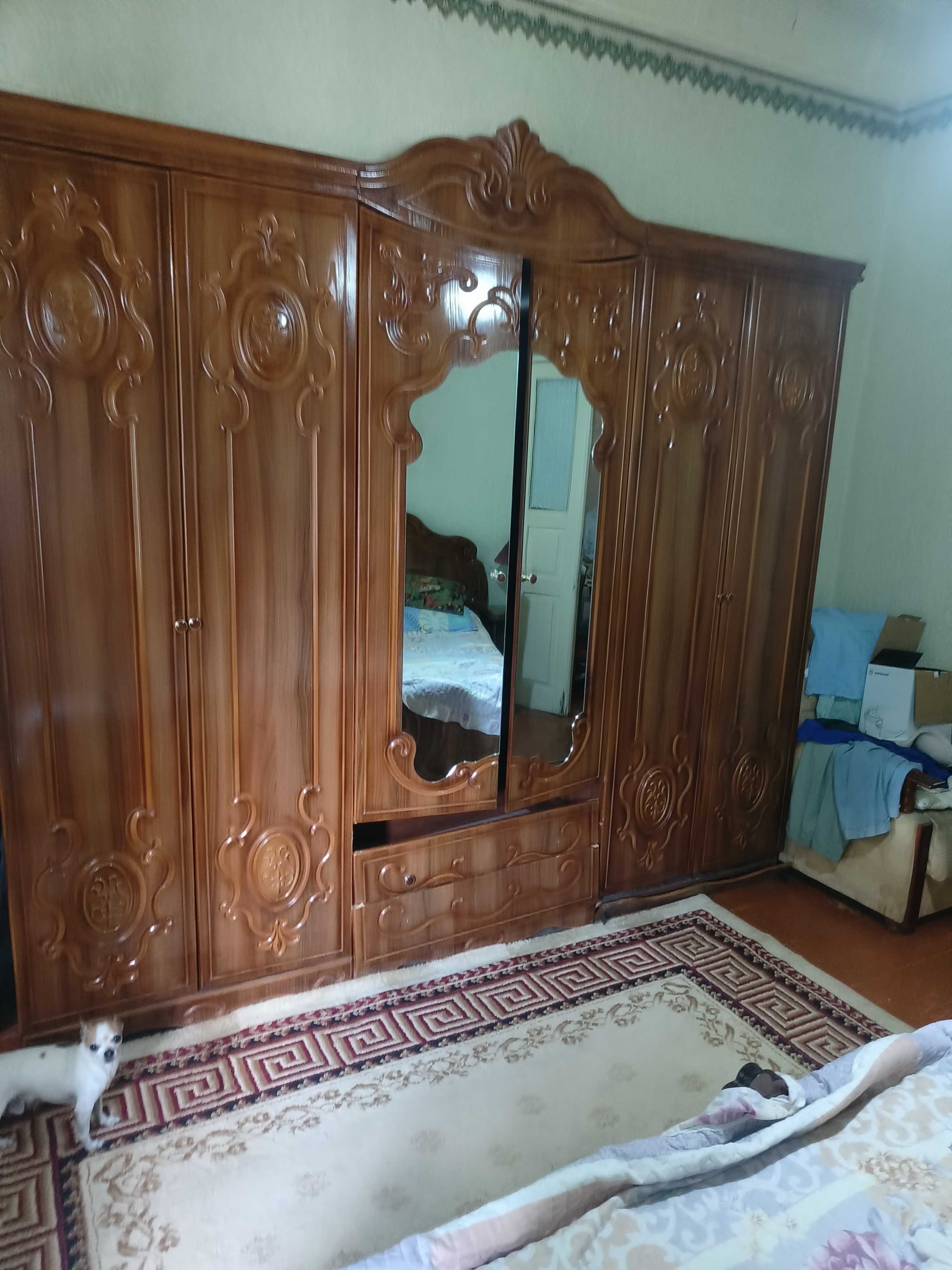 Продам спальный гарнитур