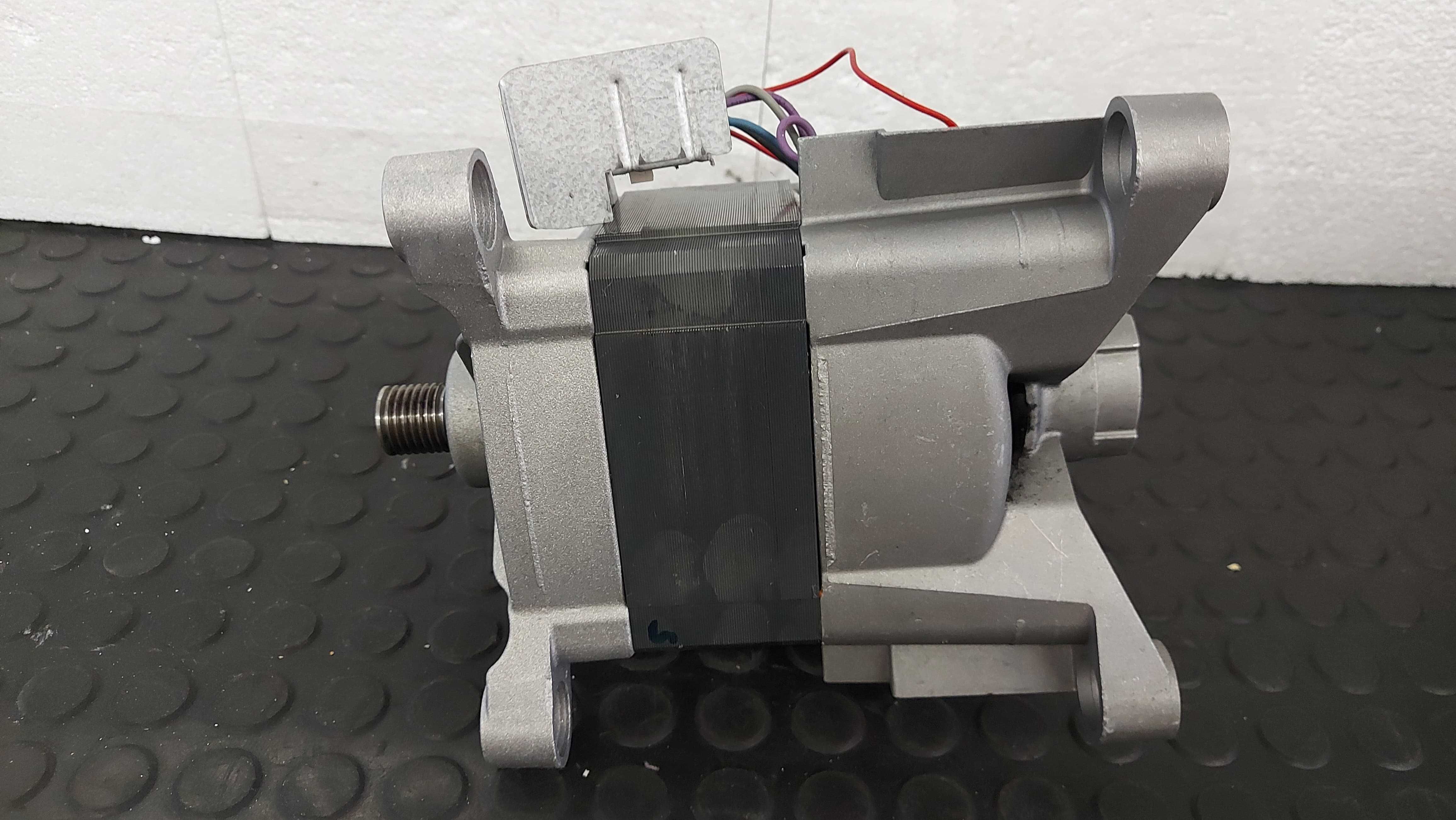 Motor 6 pini C.E.SET masina de spalat WHIRLPOOL FW SG71253W EU / R2