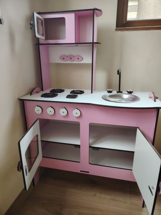 Детска розова дървена кухня