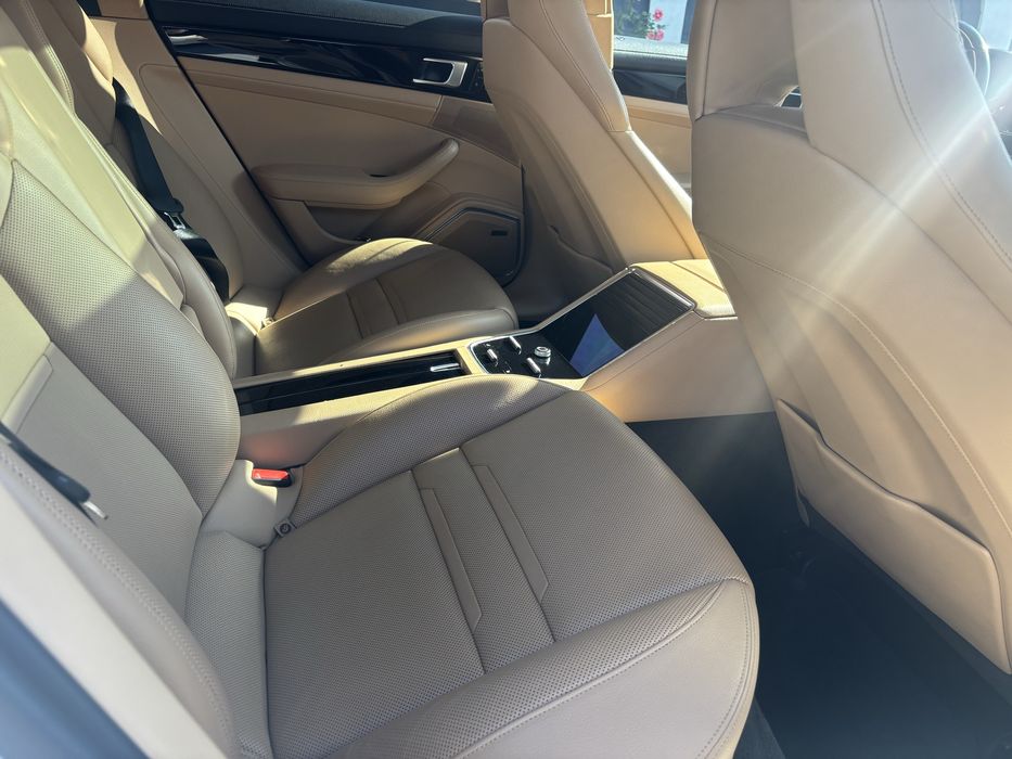 Porsche Panamera 4