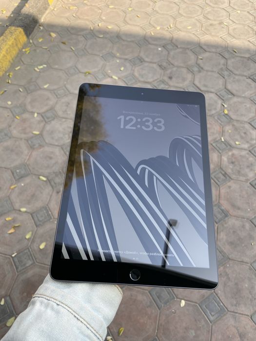 Ipad 8 xolati ideal 32 gb 95%+ kino korish kundalik ishlar uchun zor