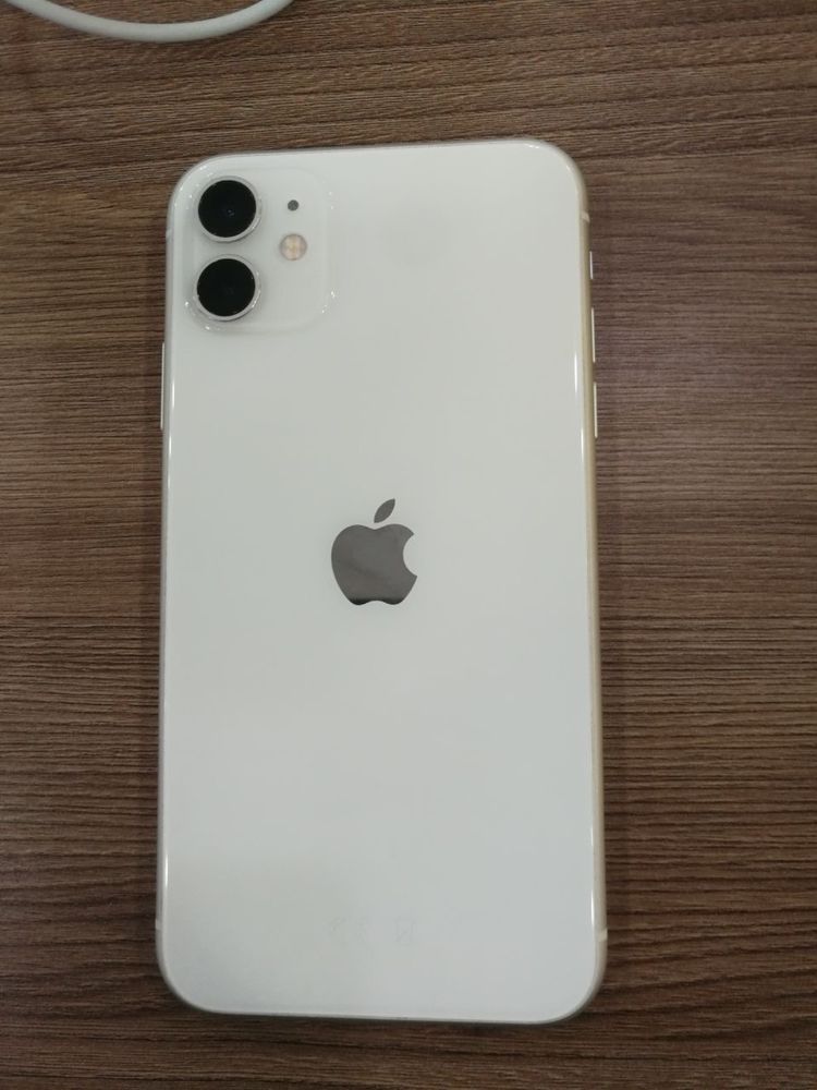 iPhone 11 white 128gb