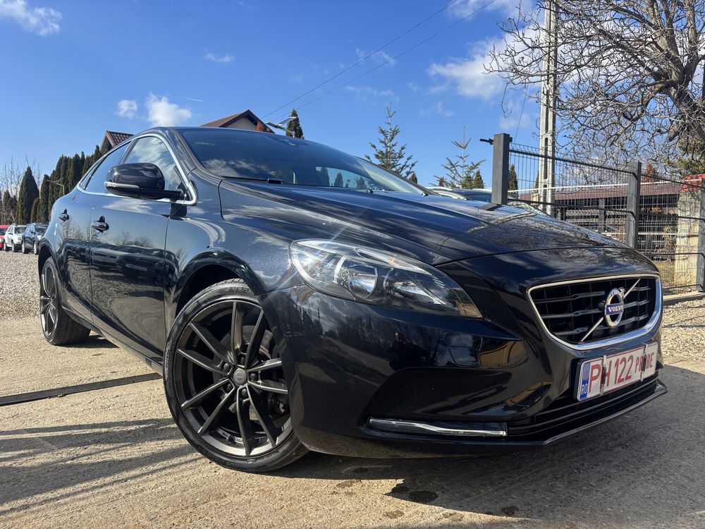 Volvo v40 D4 2.0D 2014 190 cp navigatie semipiele