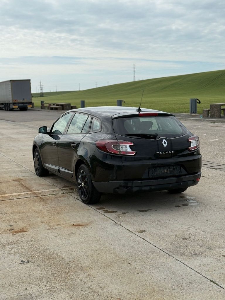 Dezmembrez Renault Megane 3 1.5 dCi 2011 – Motor K9K834, cutie JR5, na
