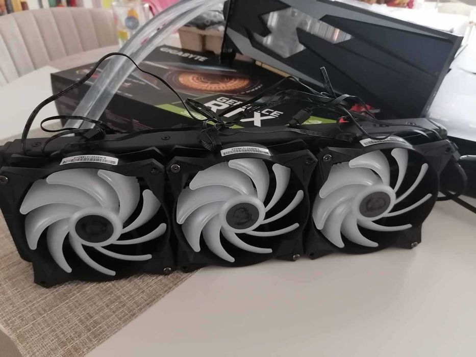 GIGABYTE RTX 3080 GAMING OC WB racita pe apa cu MSI 360R ARGB