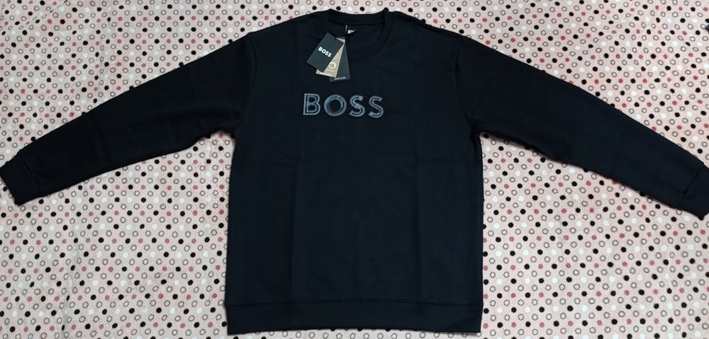 Vând bluze noi Boss