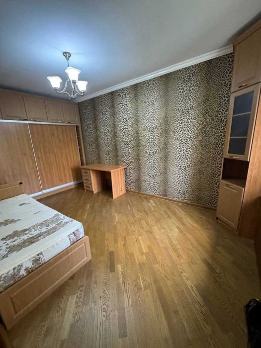 Продается 5 ком с ремонтом Банковская Госпиатльный Ойбек