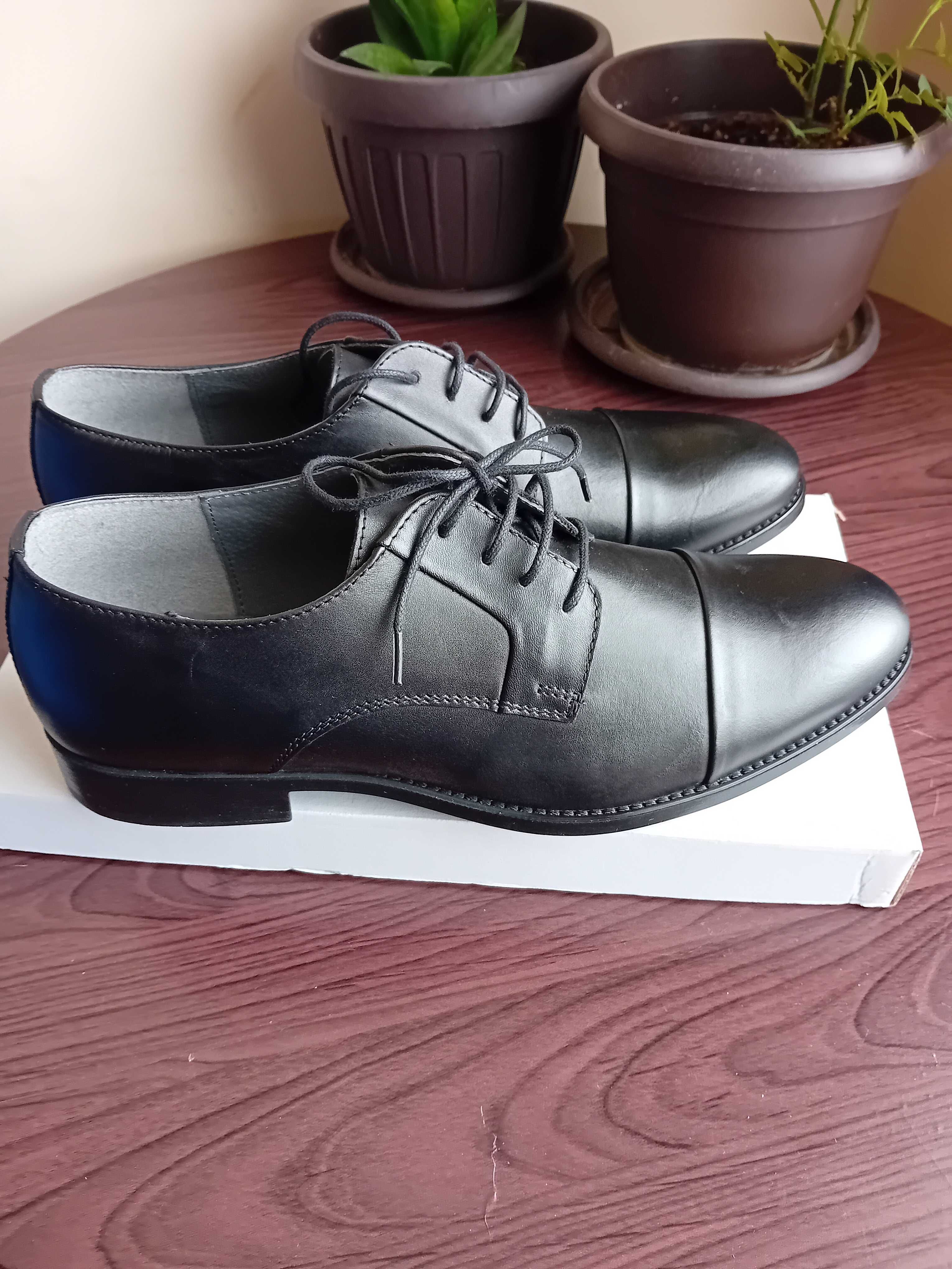 Pantofi barbatesti din piele, marimea 44, NOI