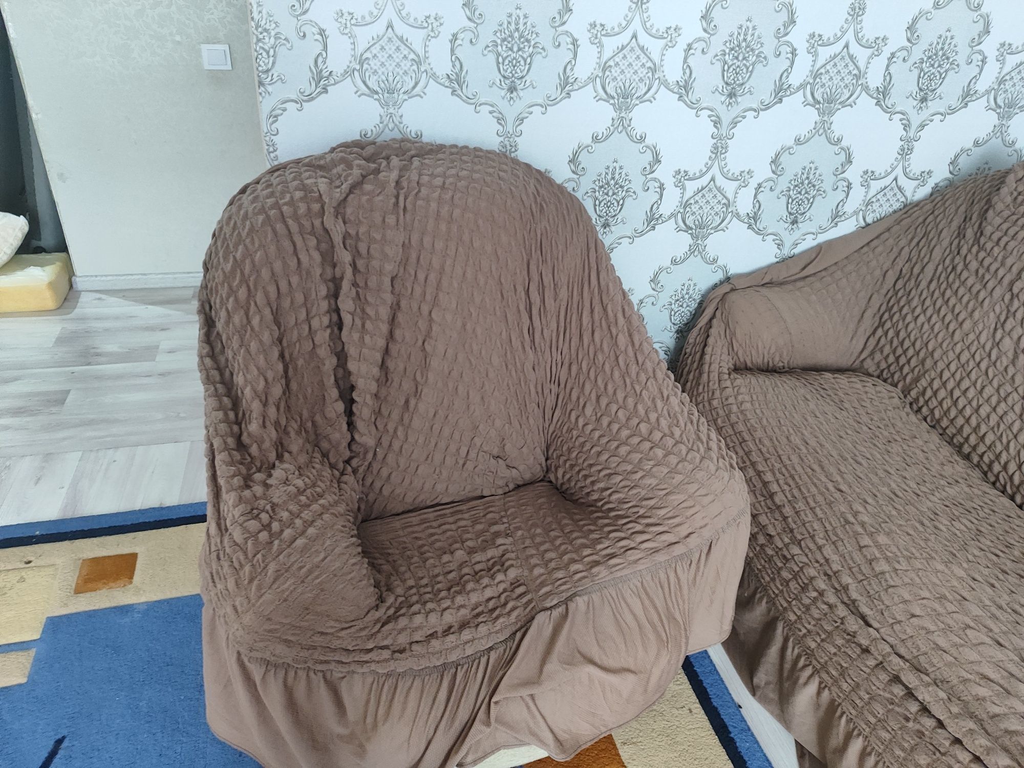 Продам диван с креслом