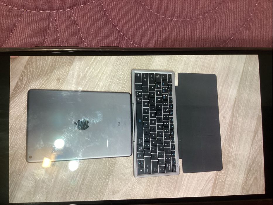 Vand Ipad generatia a9a 64 gb wifi in stare excelenta.