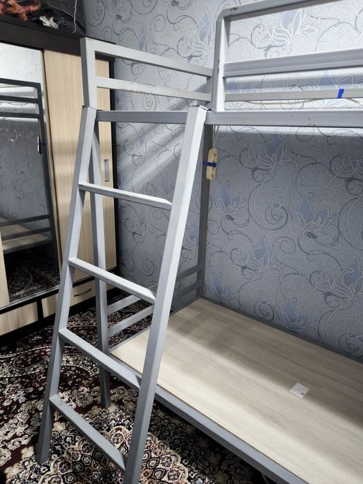 2 дона Металлические Двухъярусная кроватлар сотилади