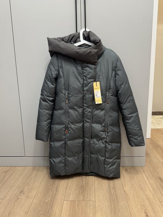 Продам зимнюю куртку новая