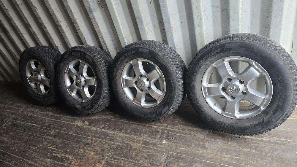 Продам комплект оригинальных дисков