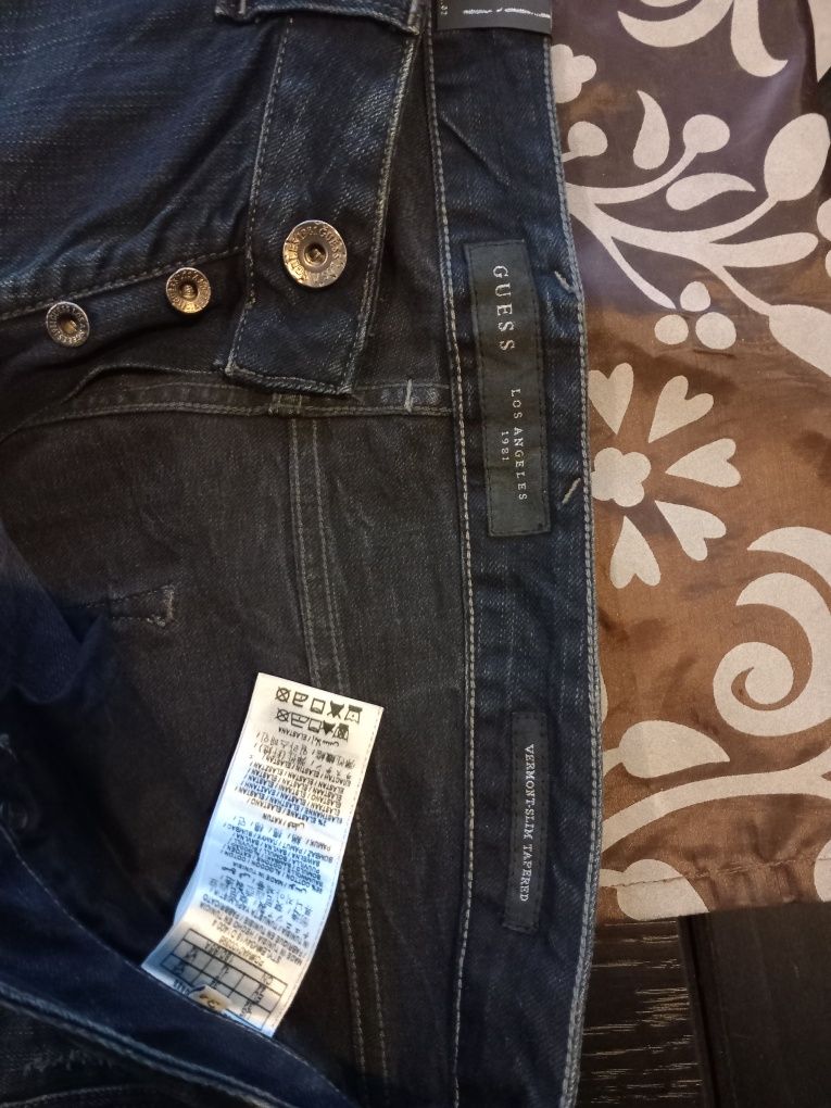 Дънки Guess  120лева нови