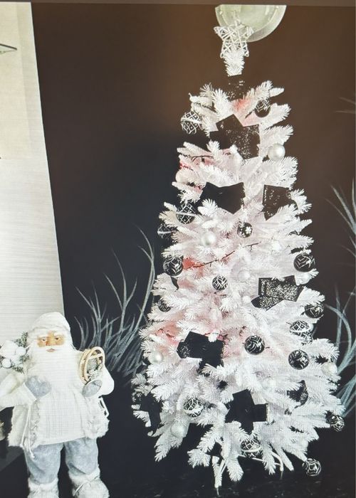 Бяла елха с украса