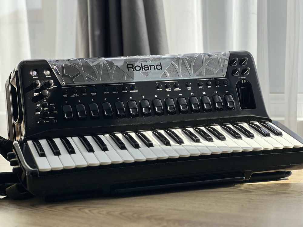 Acordeon Roland FR8x