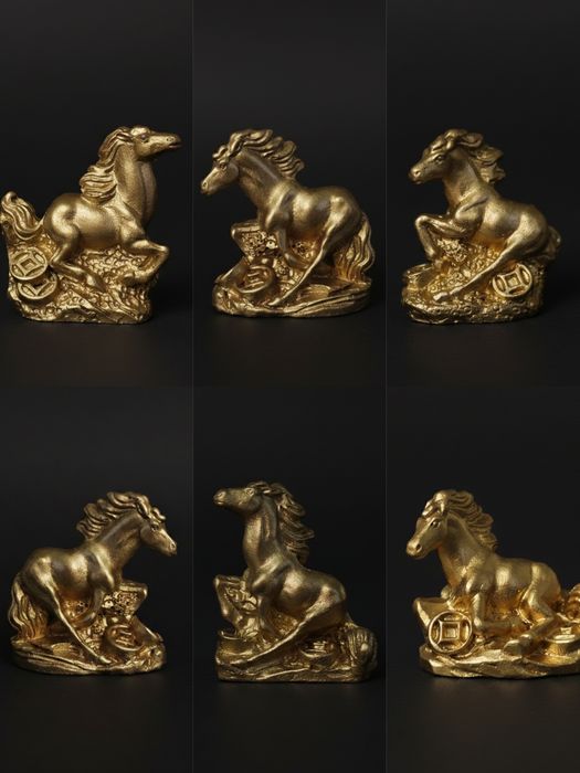 Денежная Лошадь 2026. Мини-фигурка.