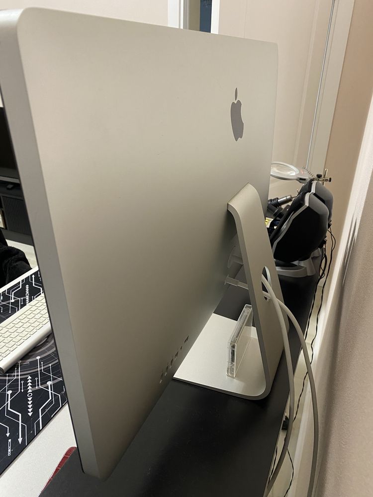 Apple mac pro 6.1 trashcan+ Tunderbolt display/monitor si periferice