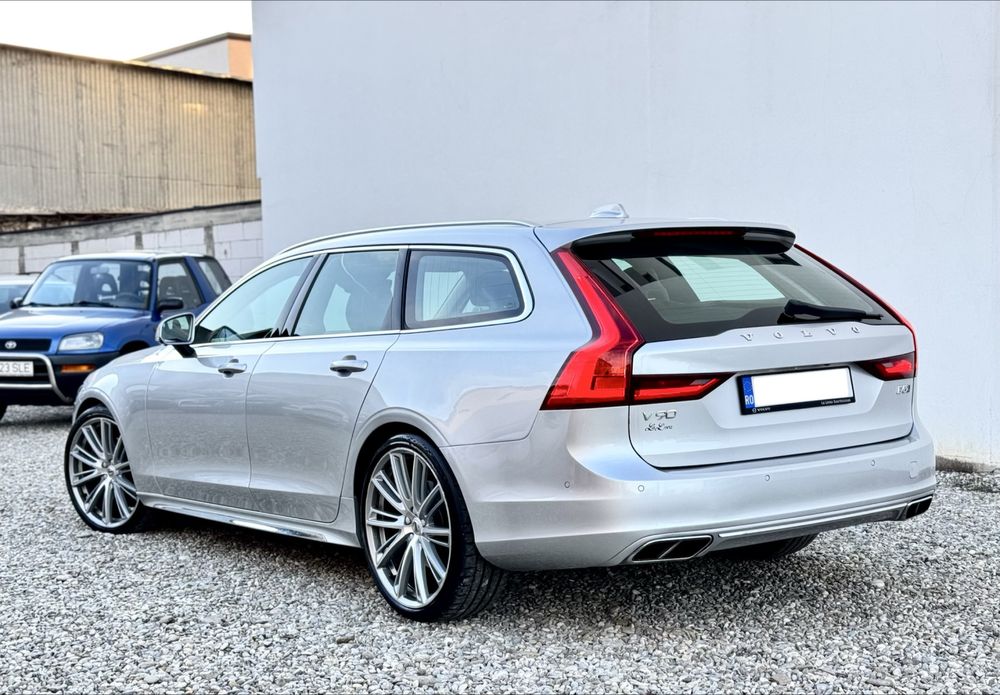 Volvo V90 2.0 D 235 cp 4x4 Inscription