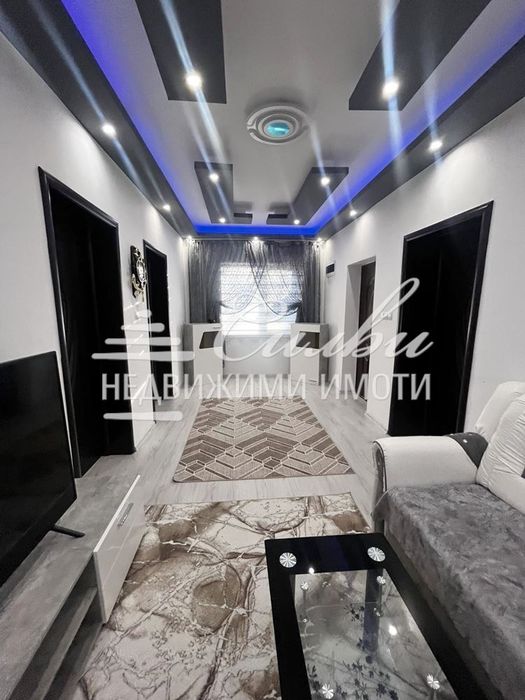 Двуетажна къща след ОСНОВЕН РЕМОНТ с РЗП 167 кв.м., - с. Златар!