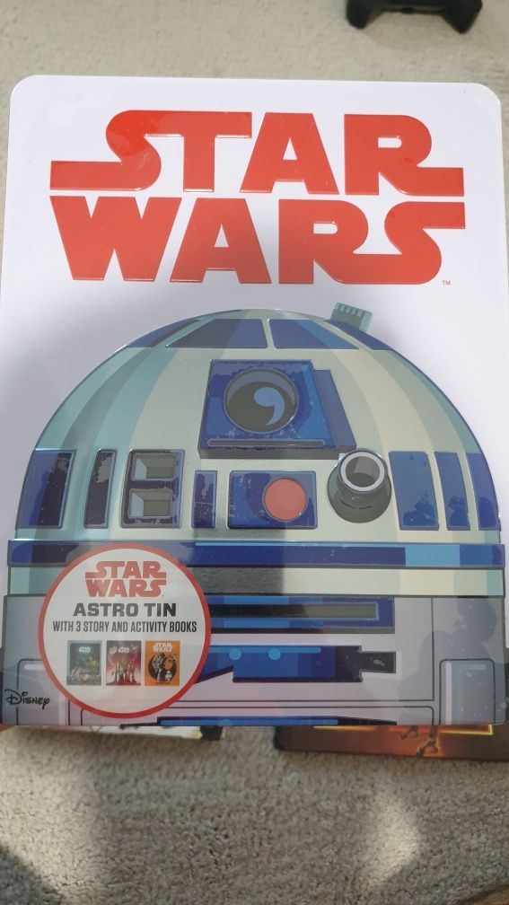 Colectie Star Wars 3 Carti Benzi Desenate + Cutie Metalica cu 3 Carti