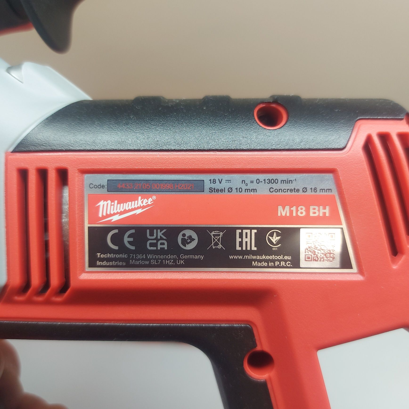 Акумулаторен перфоратор Milwaukee M18 BH-0