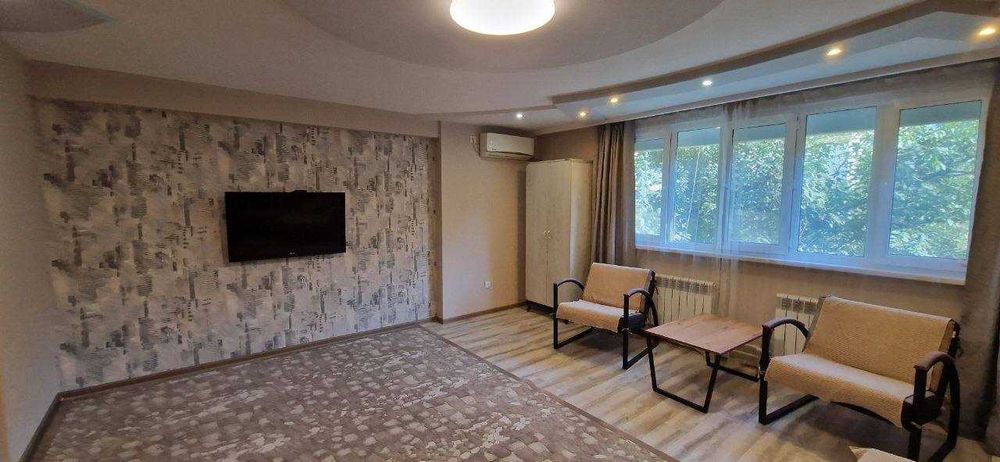 Продам свою 4-ком двухуровневую на ул. Бабура