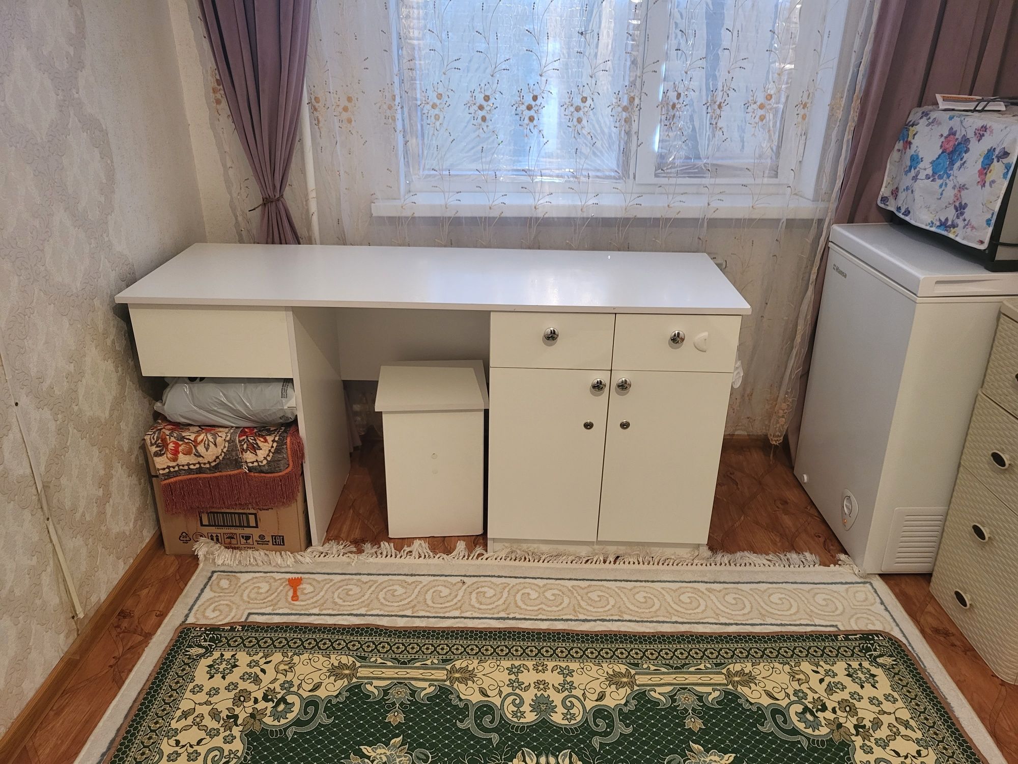 Продам стол в отличном состояние