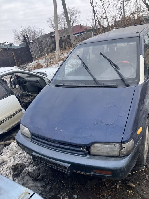 Продам нисан превия на запчасти    .